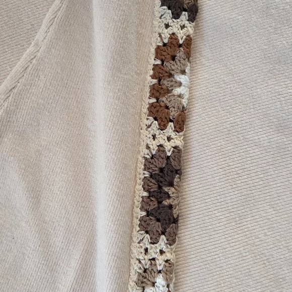 Aaeda Women's Cream Sweater with Brown and Tan Details - Picture 3 of 5